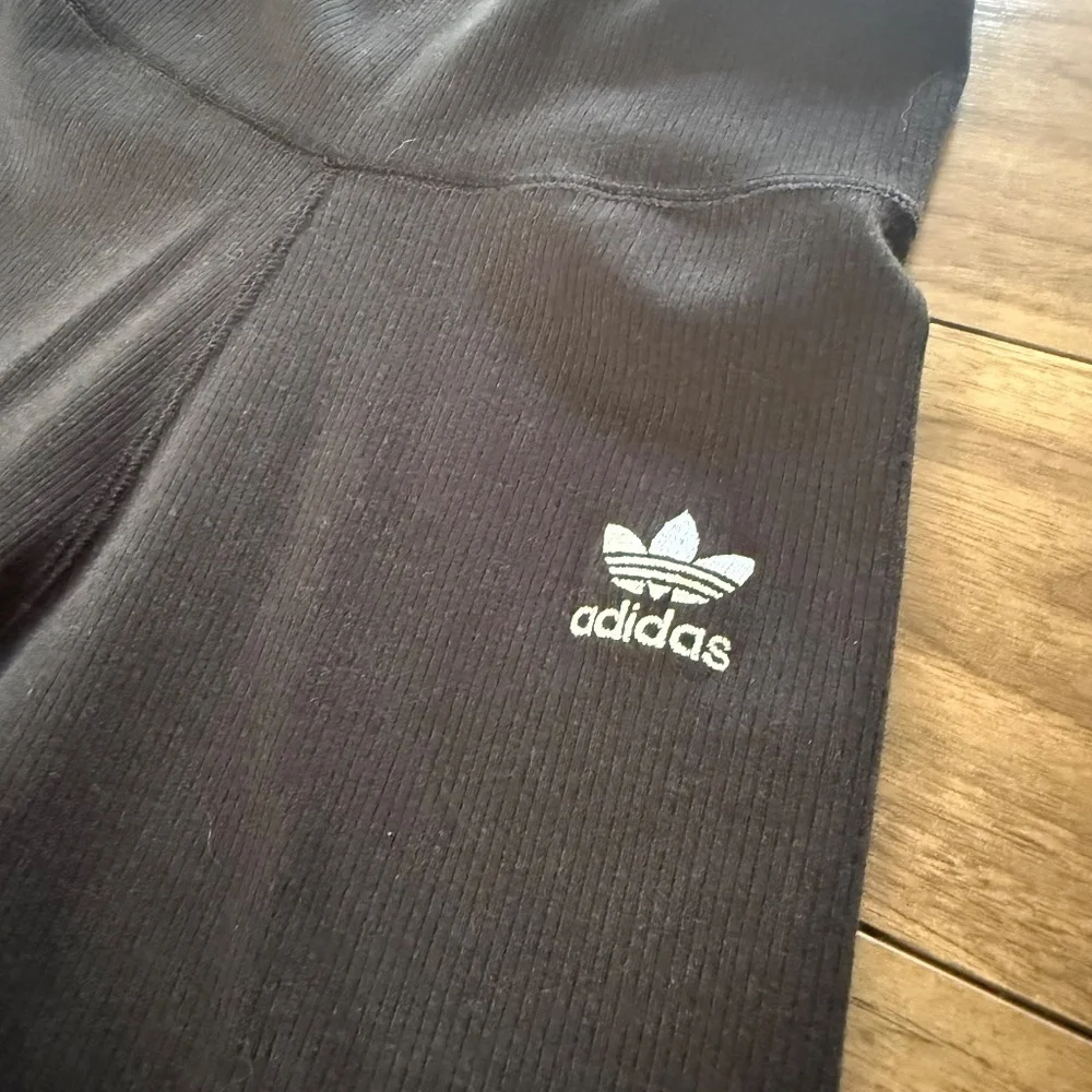 Adidas Originals | Ribbed Black Leggings (XS) - Picture 5 of 7